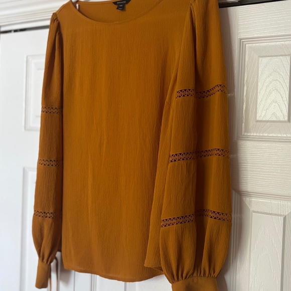 Long Sleeve Popover with Lace Tape Inserts - Picture 4 of 6